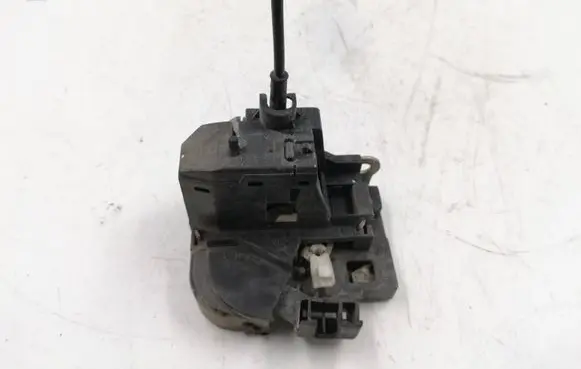 Renault Scenic I Front door lock 8200038074