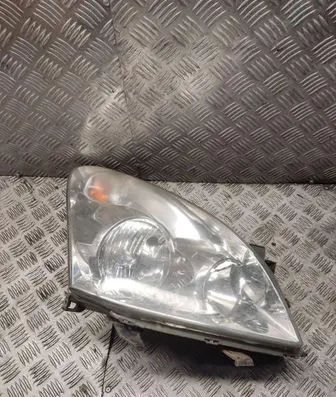 Toyota Corolla Verso AR10 Headlight/headlamp 3124