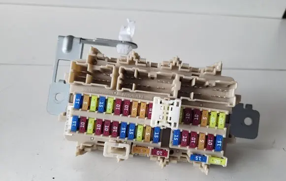 Nissan X-Trail T32 Fuse module