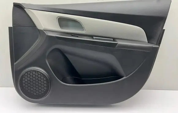 Chevrolet Cruze Front door card panel trim