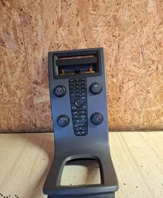 Volvo V50 Center console 8623067