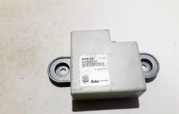 BMW 5 E60 E61 Antenna control unit 693502401 21367510