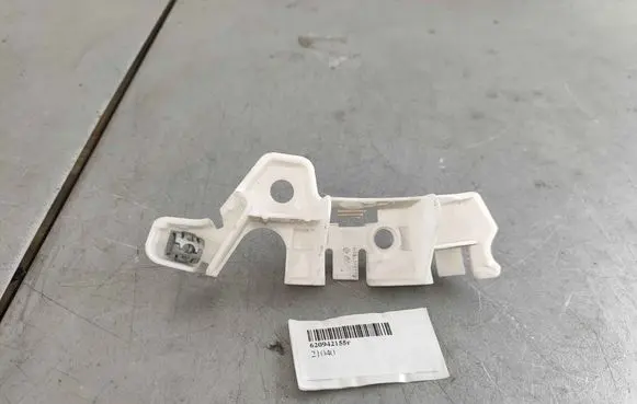 Renault Megane III Front bumper mounting bracket 620942155r