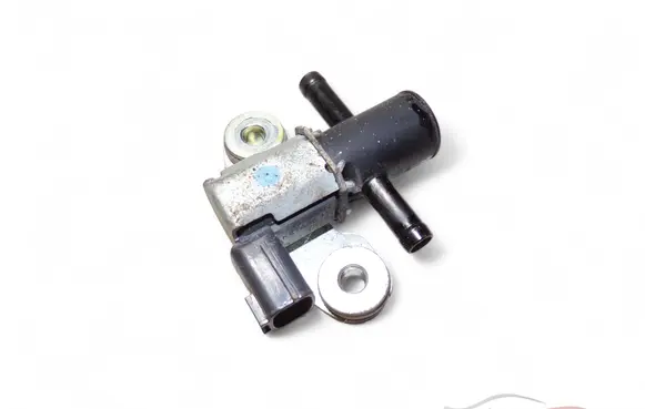 Infiniti FX Vacuum valve K5T46697
