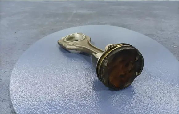 BMW M3 Piston 8745624