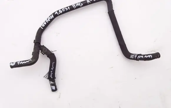 Volkswagen Touran I Engine coolant pipe/hose