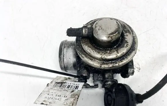 Audi A4 S4 B5 8D EGR valve 038131501G