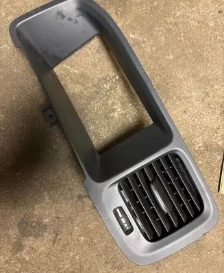 Volvo S60 Dash center air vent grill 39804063
