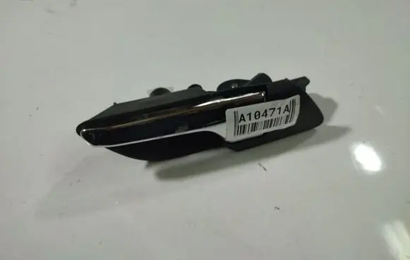 Opel Zafira B Rear door interior handle 