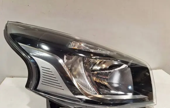 Renault Trafic III (X82) Headlight/headlamp 260109424R