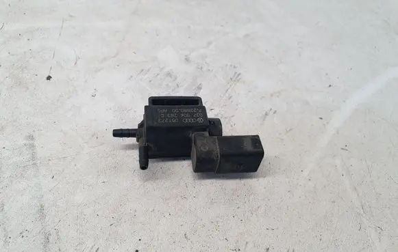 Audi A4 S4 B8 8K Turbo solenoid valve 037906283C 05T273