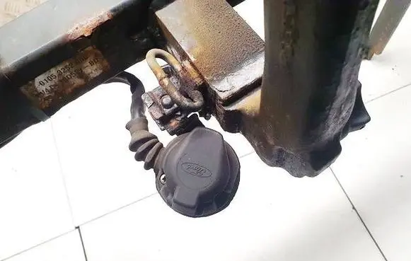 Ford Kuga I Other body part 