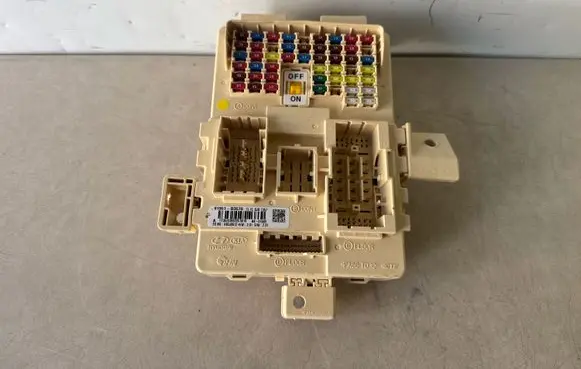 Hyundai Tucson TL Fuse module 91951D3570