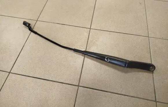 Volkswagen PASSAT B8 Front wiper blade arm 3G1955410