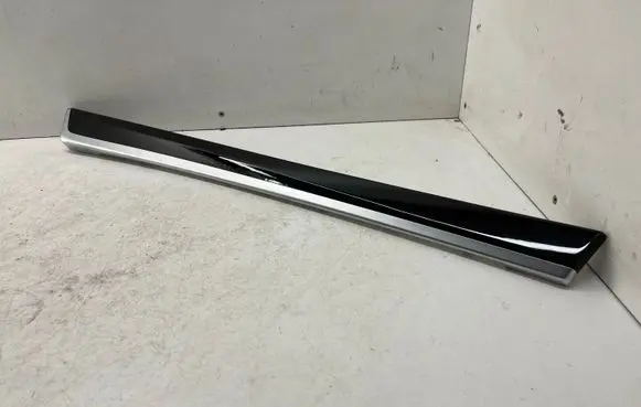 BMW 5 F10 F11 Front door trim bar 7225552