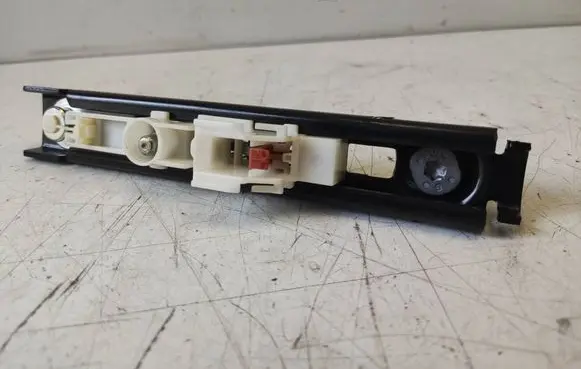Renault Megane III Seat belt adjustment rail 878240003R 4096313