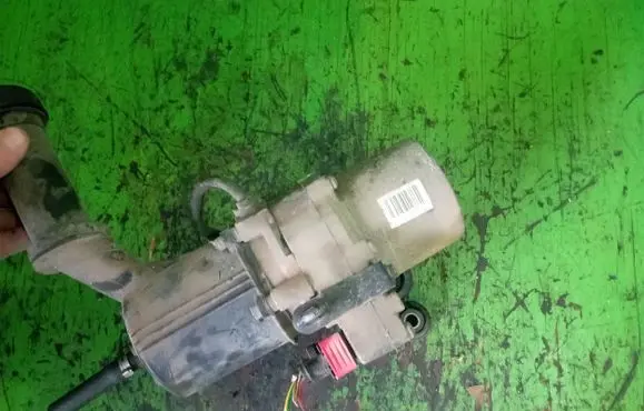Citroen C4 I Power steering pump