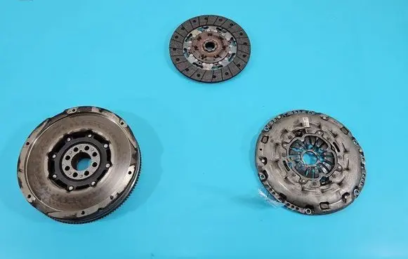 Toyota RAV 4 (XA40) Dual mass flywheel 3465632 IMPRK1485276