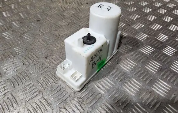 Audi 80 90 S2 B4 Central locking vacuum pump 4A0862257H