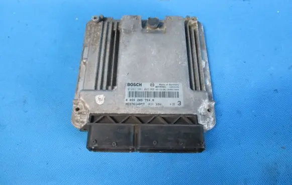 Alfa Romeo 159 Engine control unit/module ECU 00552057540 MED761A003 0261S01045