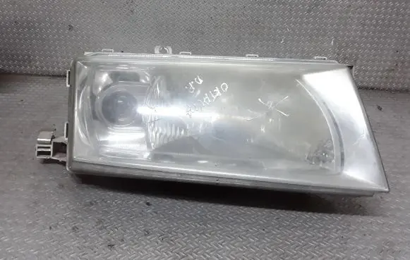Skoda Octavia Mk1 (1U) Headlight/headlamp