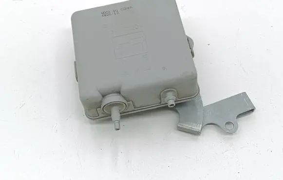 Mercedes-Benz S W221 Vacuum air tank A1708050019