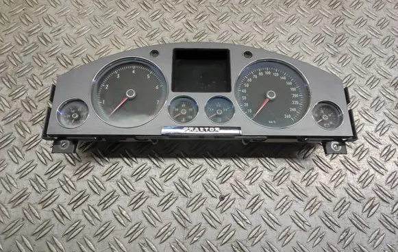 Volkswagen Phaeton Speedometer (instrument cluster) 0263619102 6042500492 3D0920881