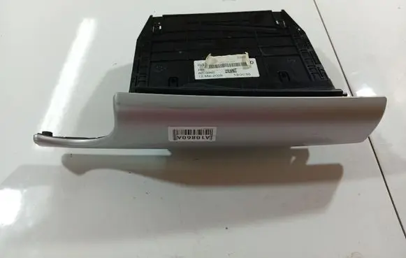 Glove box