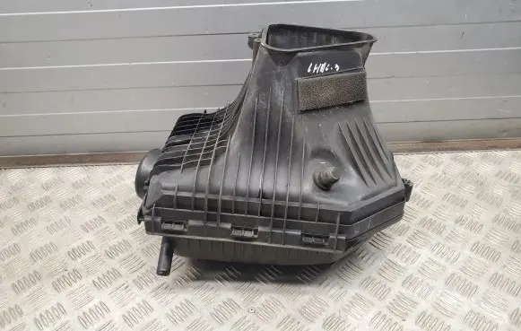 Dodge Challenger Air filter box 52022310AC
