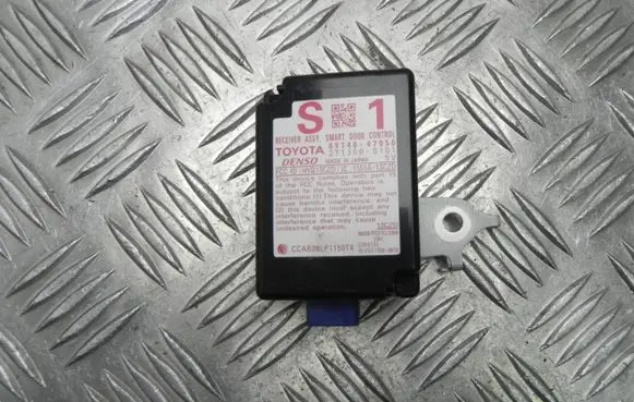 Toyota Prius (XW30) Door control unit/module 8974047050 G3650