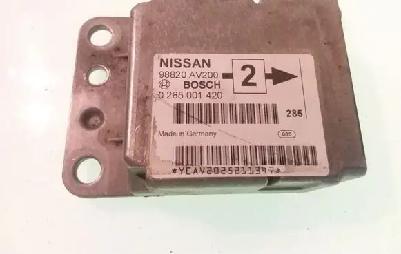 Nissan Primera Airbag control unit/module 98820AV200 285001420