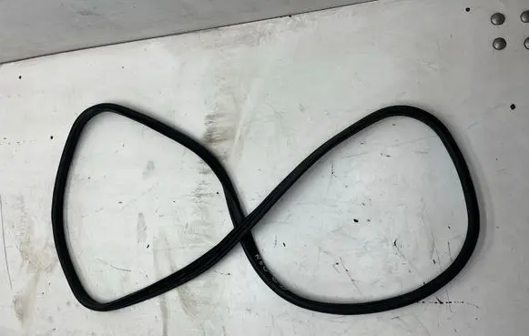 Mini Cooper Countryman R60 Rear door rubber seal (on body) 9808549