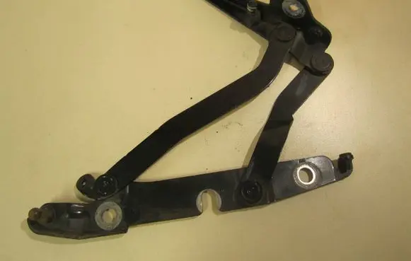 Audi A4 S4 B6 8E 8H Tailgate/trunk/boot hinge 8E5827301C