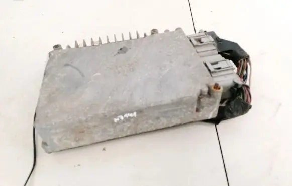 Chrysler Town & Country III Engine control unit/module 04745860 64490