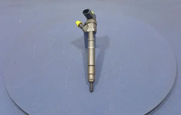 Mercedes-Benz Sprinter W901 W902 W903 W904 Fuel injector A6110701687