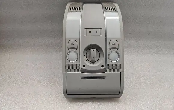 Audi A6 S6 C6 4F Front seat light 4F0947135BT 4E0947135B