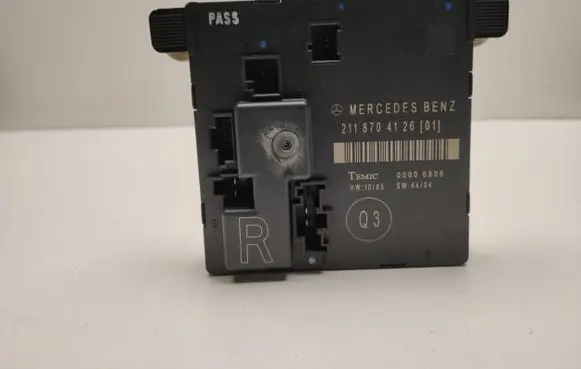 Mercedes-Benz E W211 Door control unit/module A2118704126