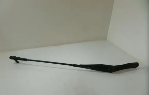 Opel Astra H Front wiper blade arm 13111221