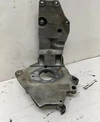 BMW 5 E34 Engine mounting bracket 22410669 305699
