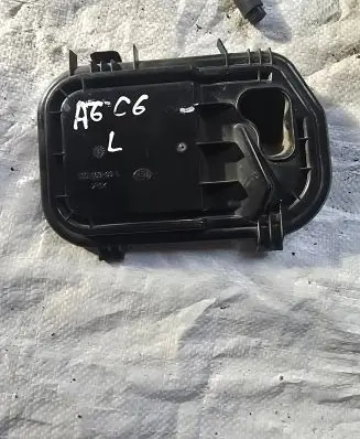 Audi A6 S6 C6 4F Headlight/headlamp dust cover 16016300