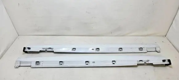 Volkswagen PASSAT CC Foot area side trim 