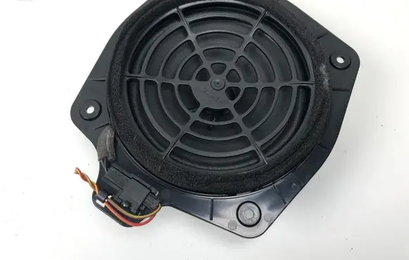 Audi A3 S3 8P Front door speaker 8H0035411B 280353002