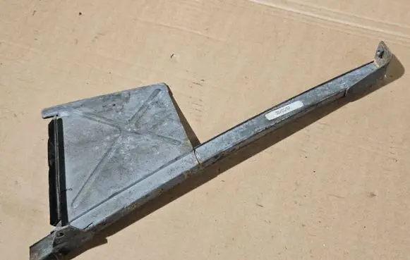 BMW Z3 E36 Front door coupe window/glass frame 51328397634