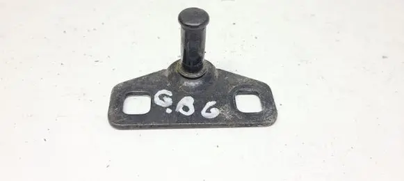 Volkswagen PASSAT B5.5 Loading door lock loop/hook striker 3B5827619