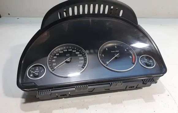Speedometer (instrument cluster)