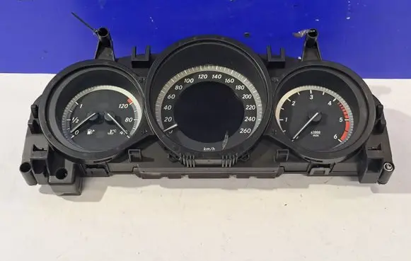 Mercedes-Benz C W204 Speedometer (instrument cluster) A2049002308