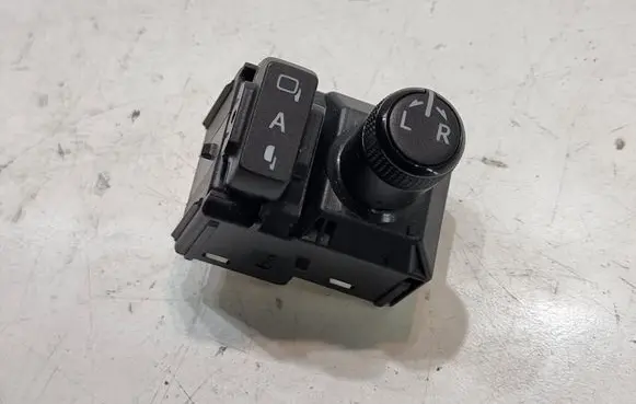 Toyota C-HR I Wing mirror switch 84872F4010 321160534 30160224