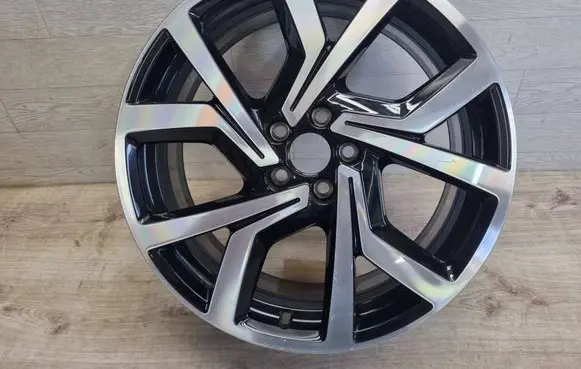Volkswagen Polo VI R18 alloy rim 2G0601025AC