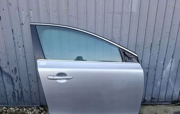 Volvo V40 Front door