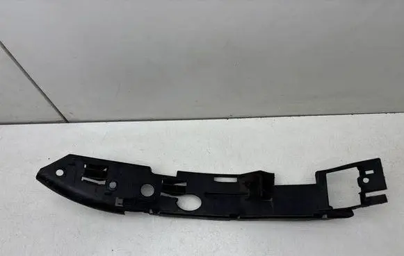 Volkswagen Touareg I Front bumper mounting bracket 7L6807184C